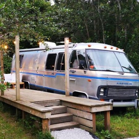 Glamping 1970 American Airstream Motorhome Ponsanooth Екстер'єр фото