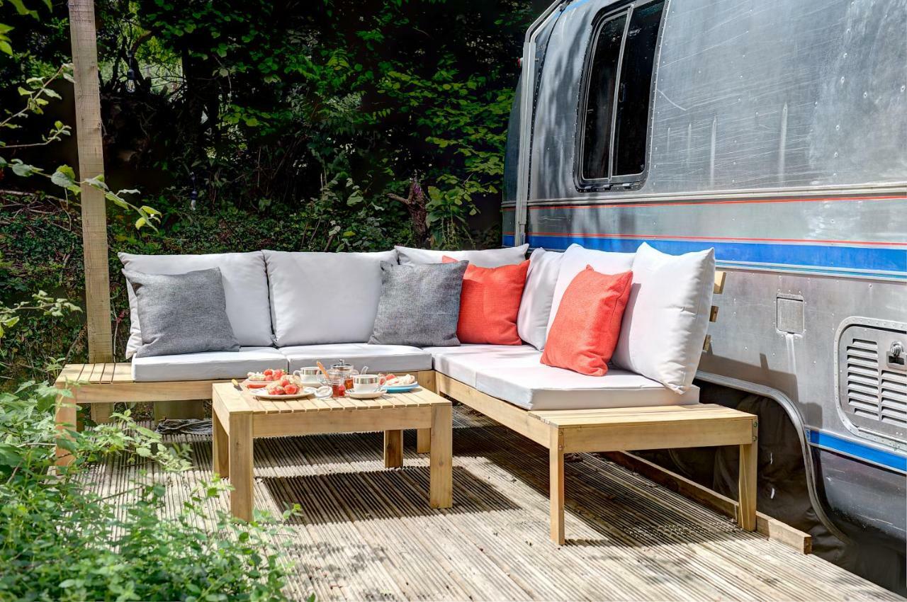Glamping 1970 American Airstream Motorhome Ponsanooth Екстер'єр фото