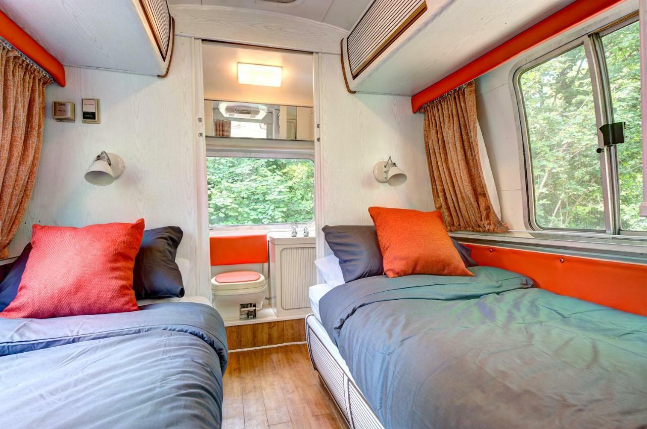 Glamping 1970 American Airstream Motorhome Ponsanooth Екстер'єр фото