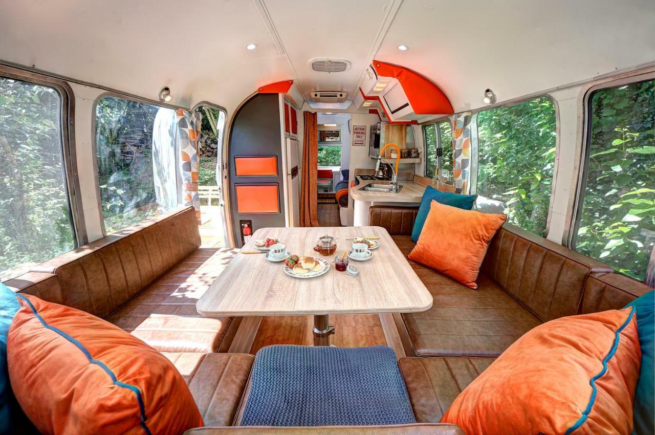 Glamping 1970 American Airstream Motorhome Ponsanooth Екстер'єр фото