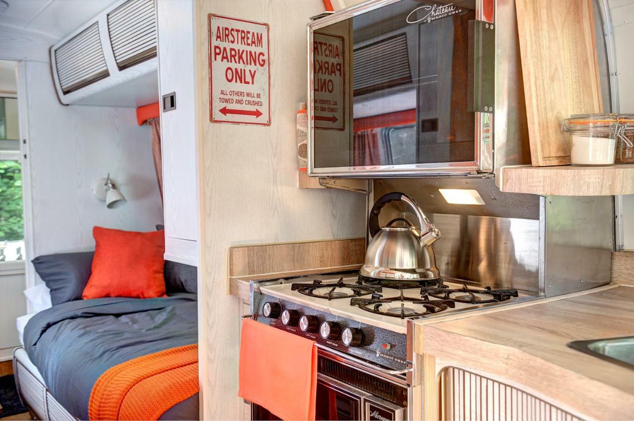 Glamping 1970 American Airstream Motorhome Ponsanooth Екстер'єр фото